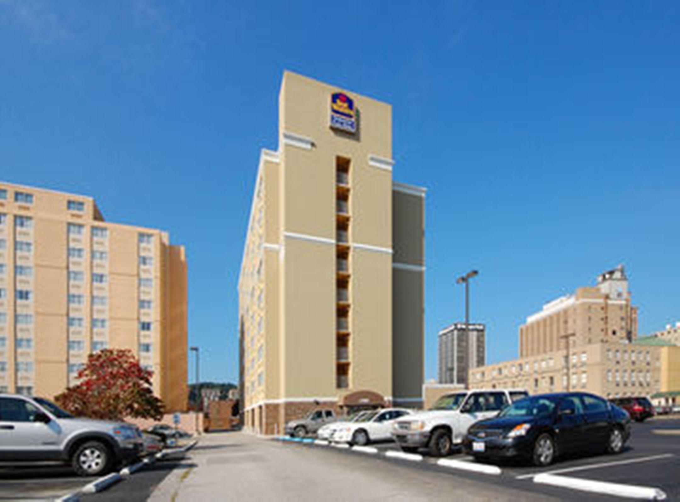 Quality Inn & Suites Charleston - Civic Center Exterior photo